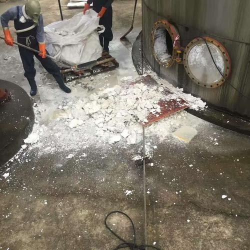 清理甲醛罐